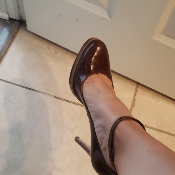 Shoes - Picture 1 of 3